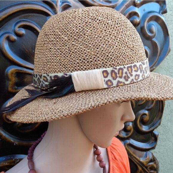 Fabini Accessories - VINTAGE FABINI NY 100% Straw SunHat with Cheetah Print Band & Black Feathers